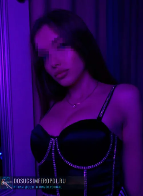     Deluxe